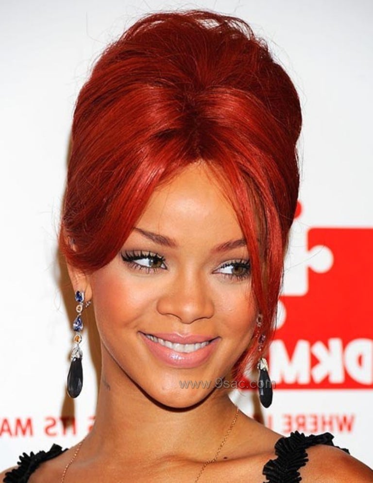 kızıl saç rengi hafif kabarik saç modeli