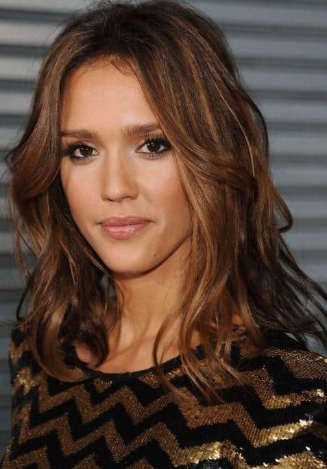 Jessica Alba Sutlu Cikolata Kahve Tonlarda Saç Rengi