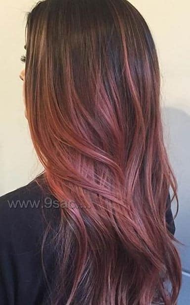 Color de cabello rojo rosa claro