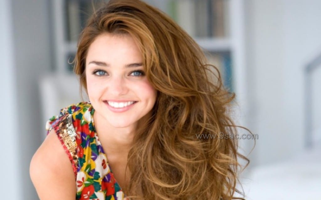 Miranda Kerr Karamel Saç Rengi Modeli