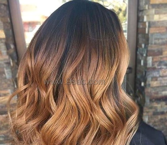 Transiciones de color de balayage medidas moka y caramelo