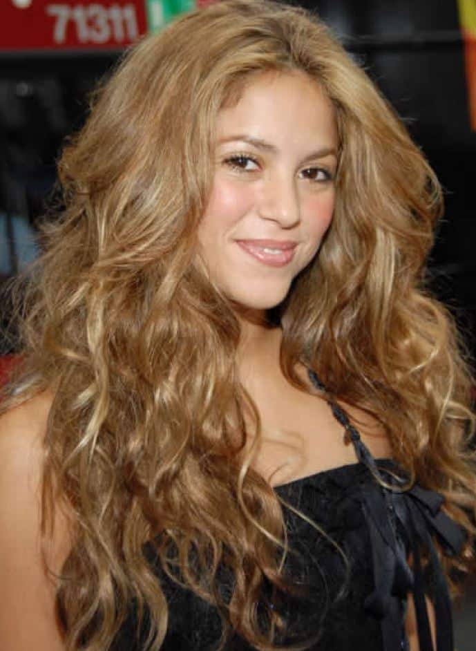 Shakira Altın Karamel Saç Rengi
