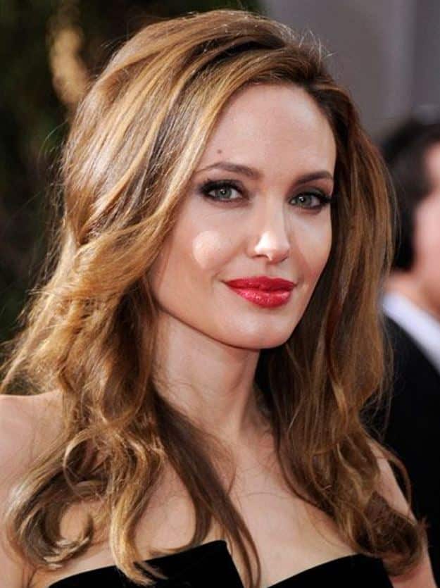Angelina Julie Karamel Kahverengi 2017 Saç Rengi