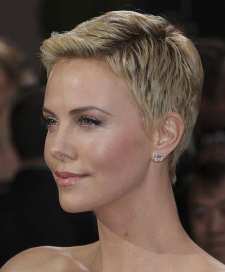 Charlize Theron Sarışın Işıltılar 2017